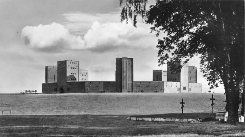 Ruiny Mauzoleum Hindenburga